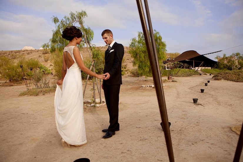 wedding in Marrakech La Pause first look ©lasdecoeur